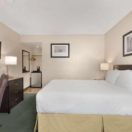 Days Inn By Wyndham Lethbridge Exterior foto